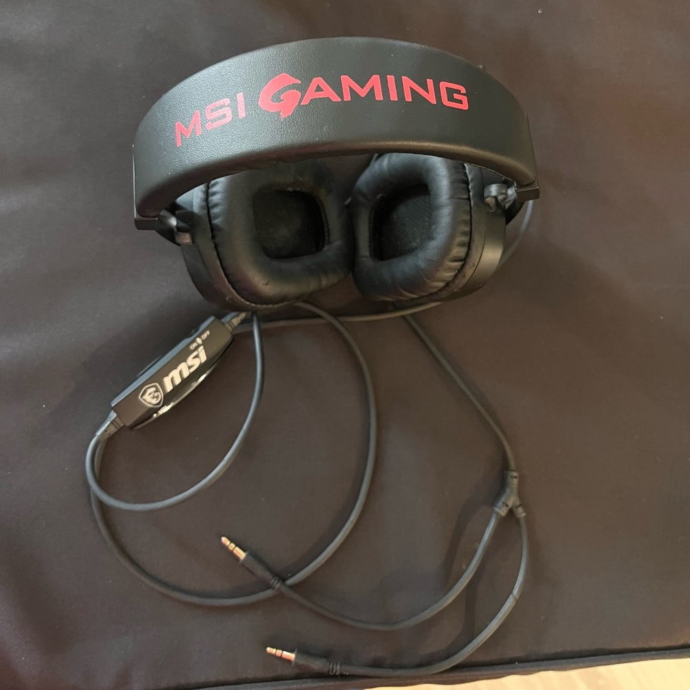 MSI‎ Black Over-Ear Headphones with Microphone